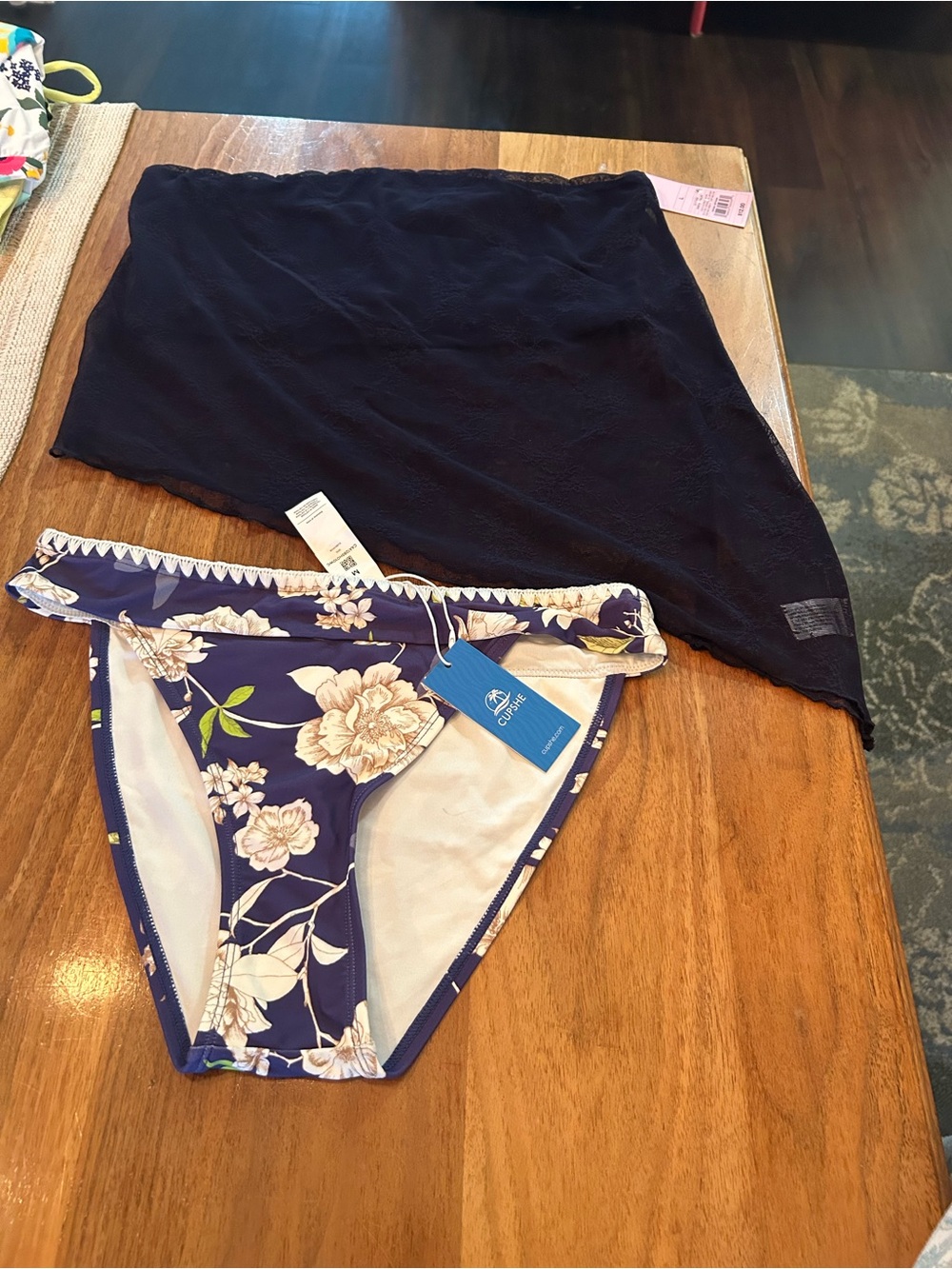 Cupshe Navy Floral Bikini Bottom with Cream Blooms With Top with shear material
